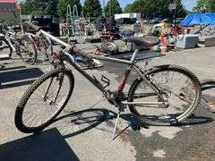Mountain Bike With Front Suspension and Gear System