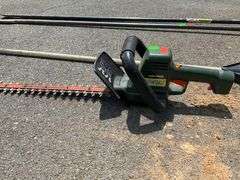Black & Decker Hedge Hog 18-Inch Electric Hedge Trimmer with Plastic-Head Leaf Rake