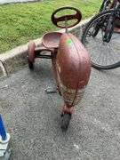 Metal Pedal Tractor Toy with Knee Action Steering