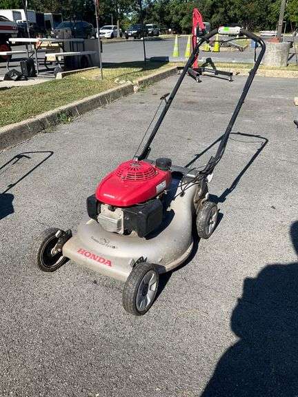 Honda HRR216VKA Gas Lawn Mower with GCV160 Engine