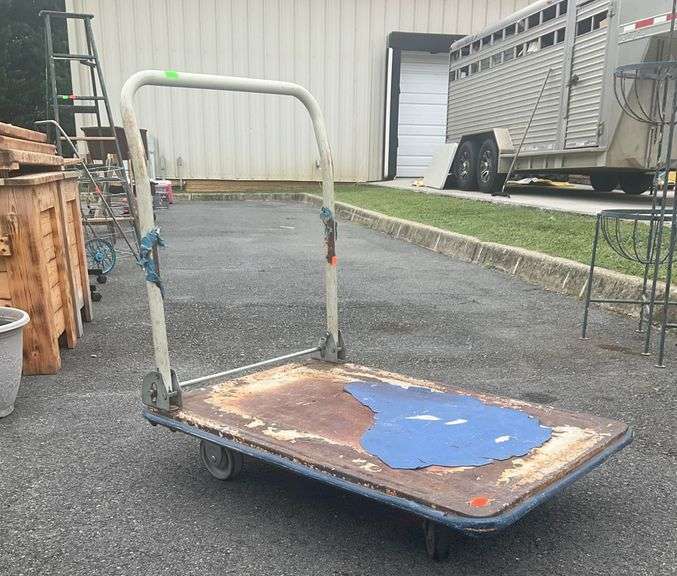 Platform Cart With 30”L x 22”W Surface and Collapsible Handle