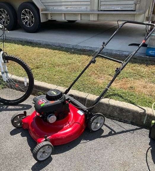 MTD Yard Machines 21-Inch Push Lawn Mower with Briggs & Stratton Engine