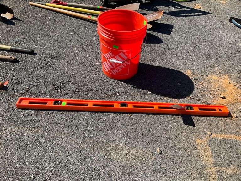 Plastic Bucket with Handle and 48-Inch Ace Plastics Level
