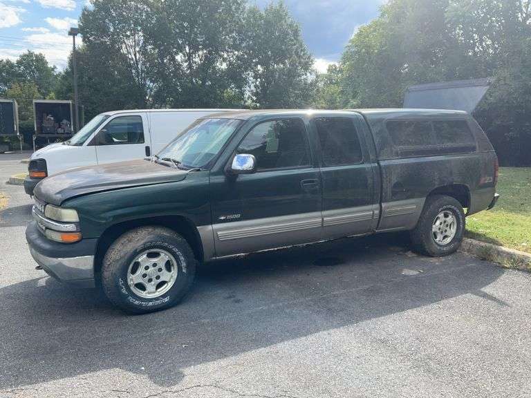 2002 Chevrolet Pickup Z71 Off Road package, 1500 Truck, Vin#2GCEK19T221366889. Extended Cab, Vortec V-8 Engine, Click for more