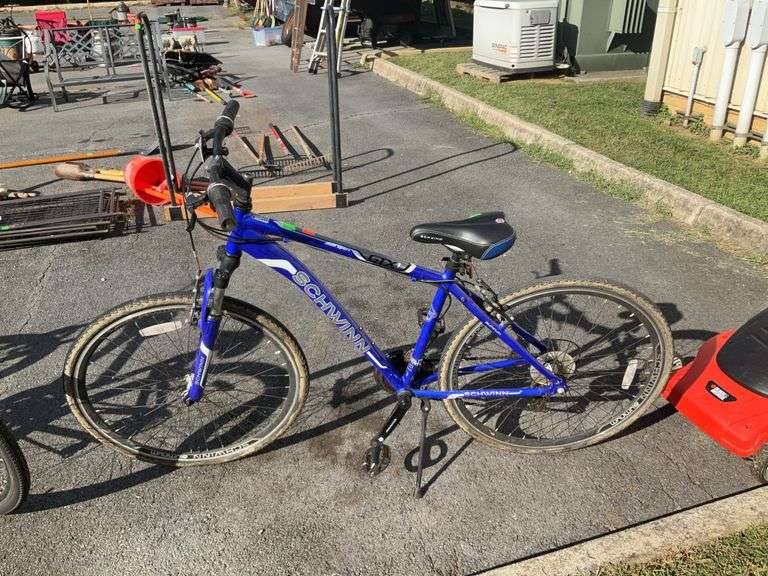 Schwinn GTX 1 dual sport Bike, 21 speed, aluminum framed, bike with previous use yet a ready to ride condition bike worthy of your attention