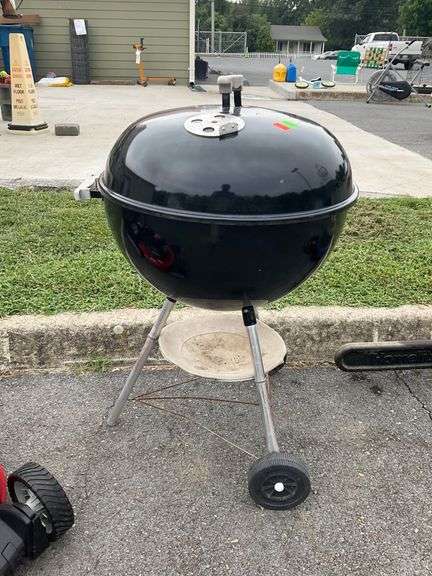 Weber 22-Inch Diameter Charcoal Grill