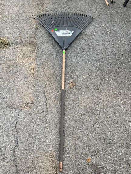 Blue Hawk Poly Leaf Rake with 30-Inch Head - Hash Auctions