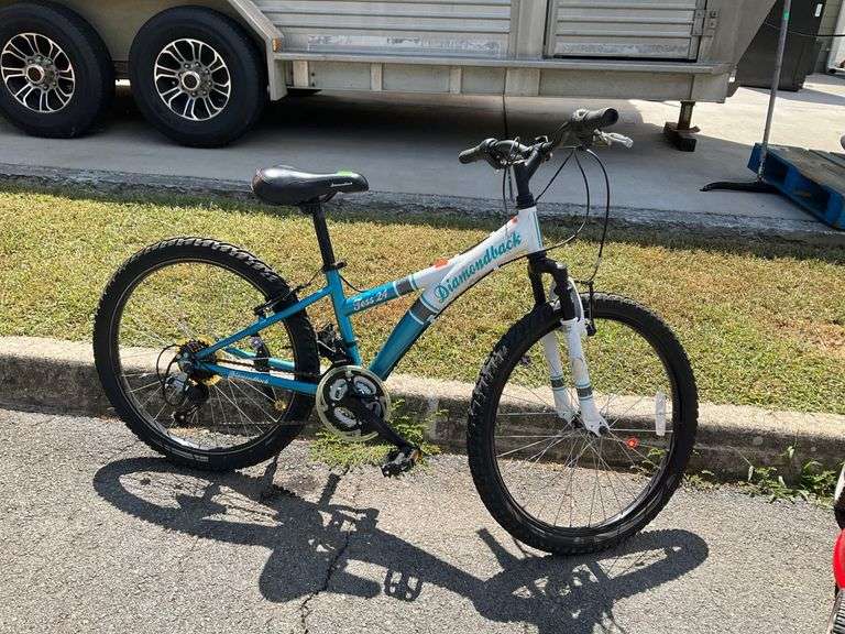 Diamondback Tess 24 Mountain Bike with Shimano Components