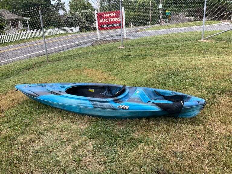 Pelican Mission 100 10’L Kayak with Paddle Set
