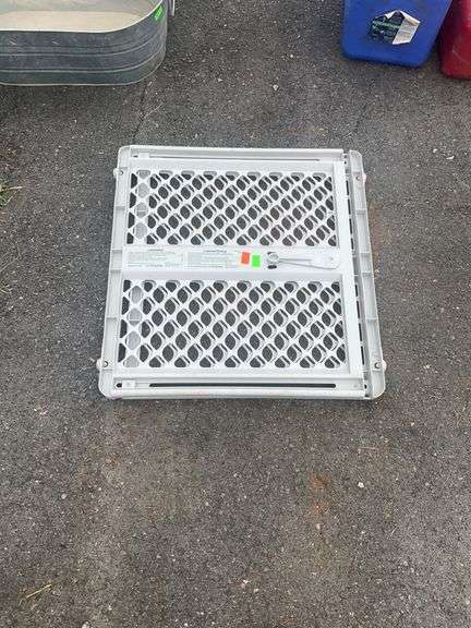 Durable Plastic Kids/Pet Hallway Safety Gate