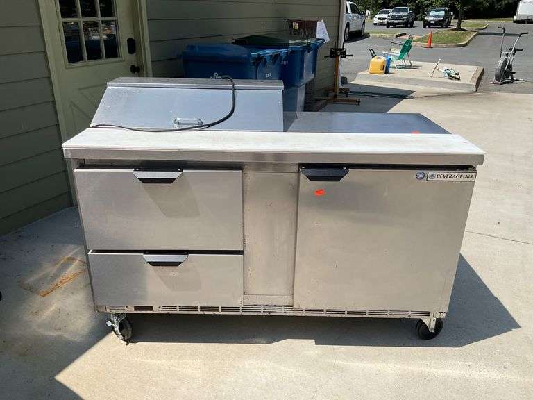 Stainless Steel Commercial Refrigerated Prep Table with Drawers and Storage, for parts or repair , motor runs but it does not cool
