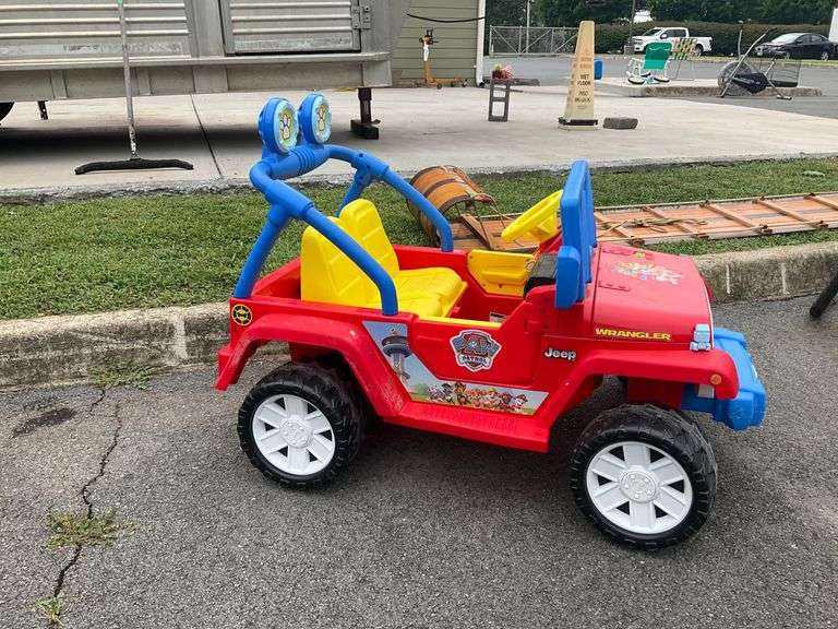 Children’s Ride-On Jeep Toy with Paw Patrol Themed Design
