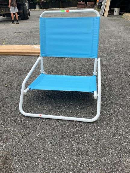 Aluminum Frame Folding Beach Chair with Blue Fabric Seat