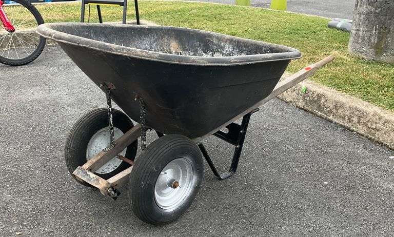 Plastic Hopper Wheelbarrow with Dual Wooden Handles and Pneumatic Tires
