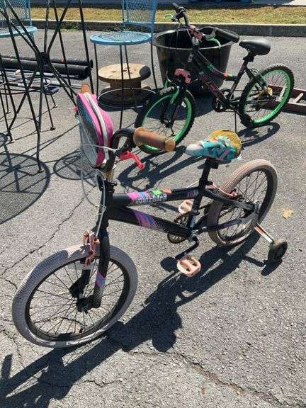 Kent Sparkles 18 Childs bike with training wheels, used condition