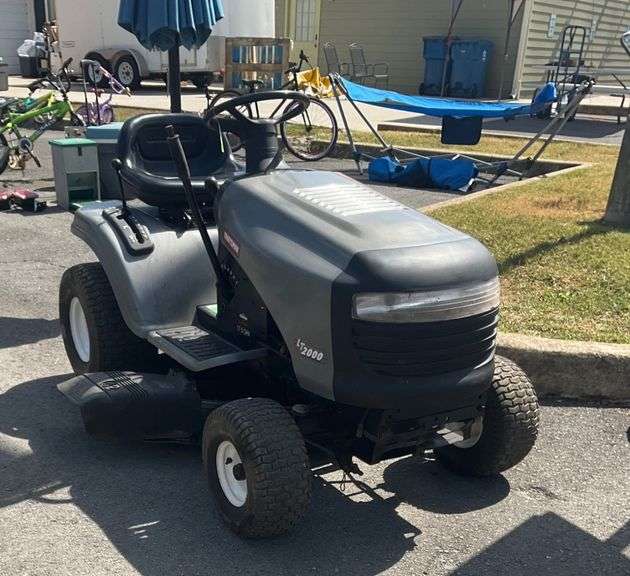 Craftsman LT2000 Riding Lawn Mower with Briggs & Stratton 17.5 HP Engine