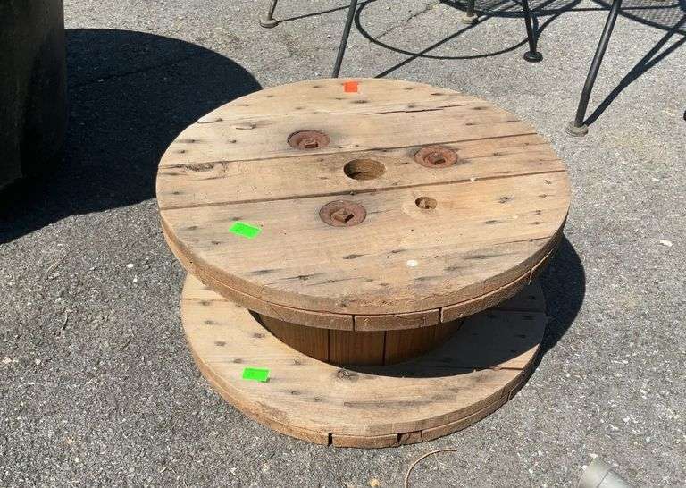 Small wooden cable spool, 20” dia x 9.5” width. Great little decorators spool.