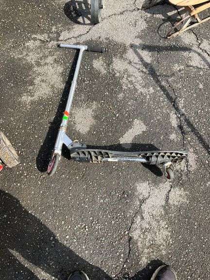 Razor Kick Scooter with Black Deck and Pink Wheels