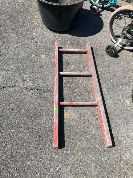 Short 40” Wooden Ladder section of display purposes