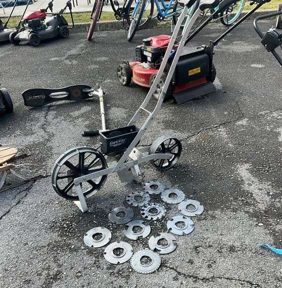 EarthWay Precision Garden Seeder Model 1001-B with Multiple Seed Plates