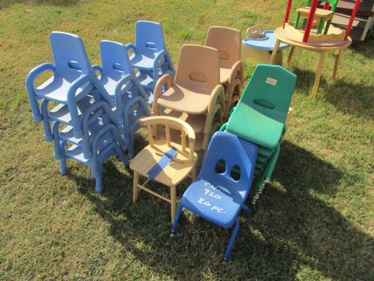 LOT 26PC KIDS CHAIRS
