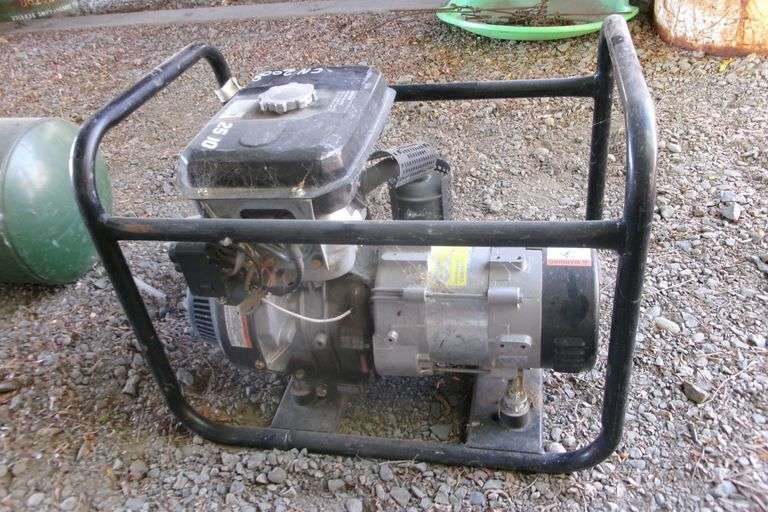 2500WATT GENERATOR W/GAS MOTOR