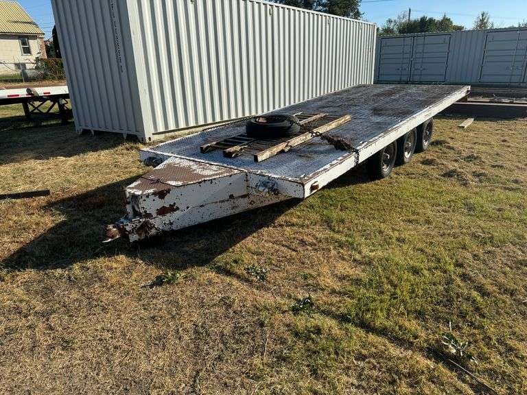 HMDE 20' FARM TRAILER, NON TITLED, 3 axle