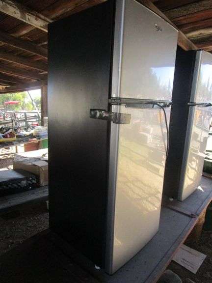 WHIRL POOL REFRIGERATOR