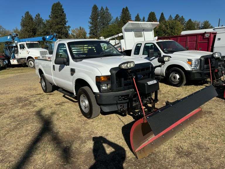 2008 FORD F250 XL W/HINKER SNOW PLOW