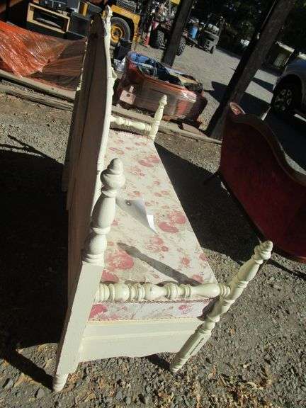 ANTIQUE WHITE LOVE SEAT