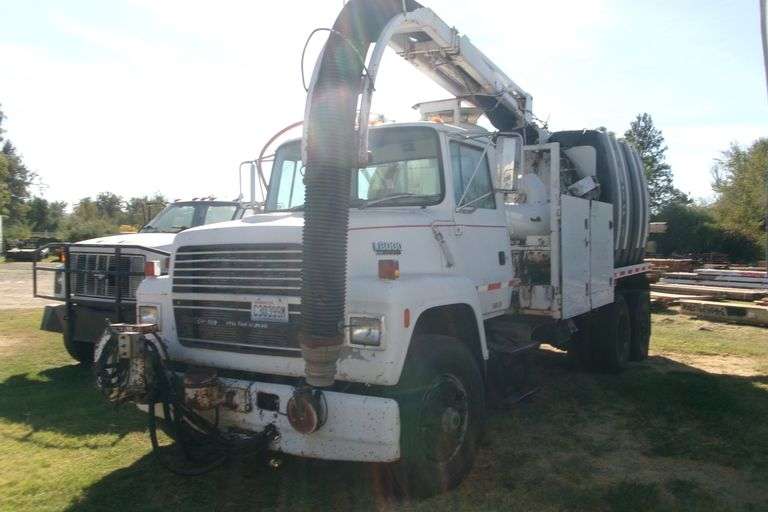 1991 FORD L800 CAMEL VAC TRUCK