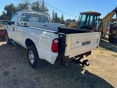 2008 FORD F250 XL W/HINKER SNOW PLOW