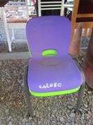 2 KIDS CHAIRS