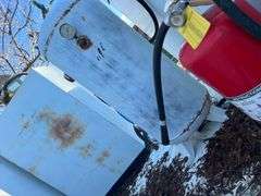 2004 INTL 4400 LUBE TRUCK