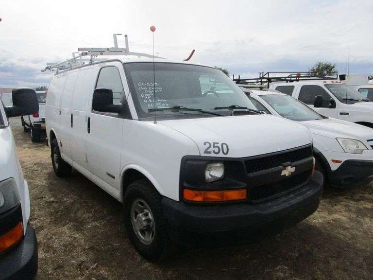2004 CHEV EXPRESS VAN