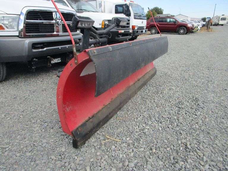 8 ft BOSS SNOW PLOW with mount off dodge pickup