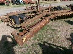JD 14' TANDEM DISC ON RUBBER DUAL TIRES