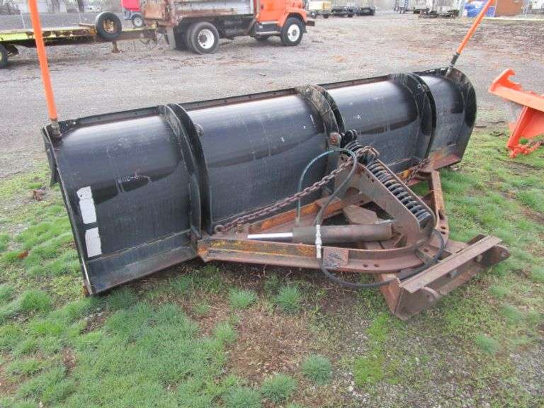 12' HYD SNOW PLOW BLACK