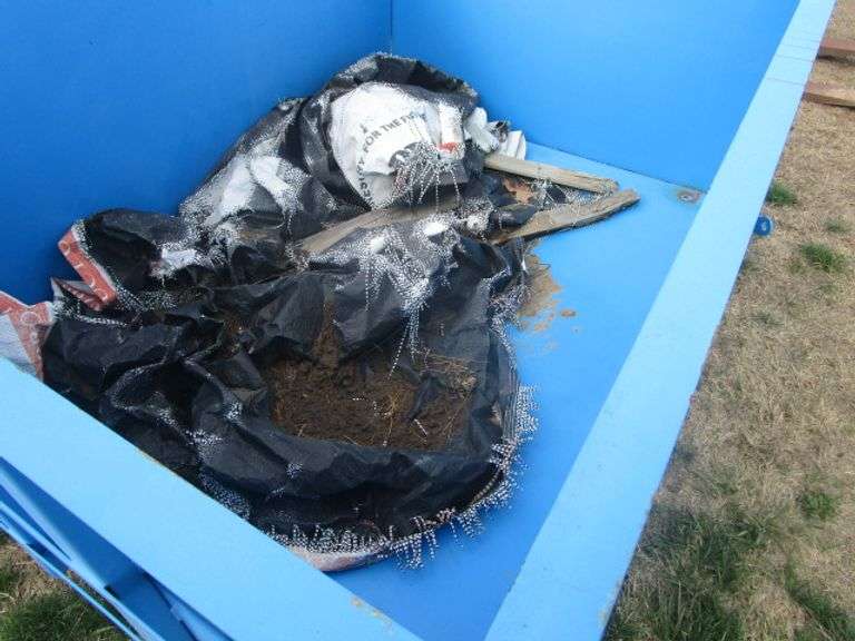 NEW 7.5X5' FORKLIFT MATERIAL DUMP BIN