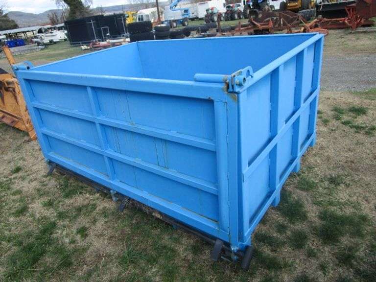 NEW 7.5X5' FORKLIFT MATERIAL DUMP BIN