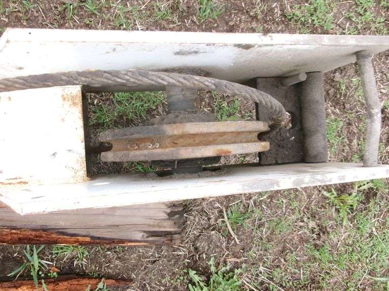 PEDESTAL P/U/CAR HOIST