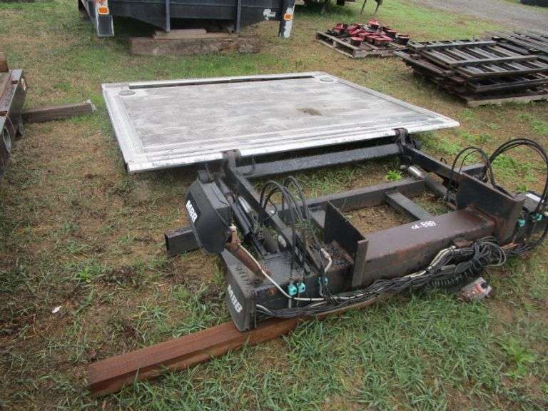 HYD LIFT GATE FOR BOX TRUCK