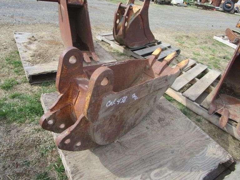 BACKHOE BUCKET CASE 12"