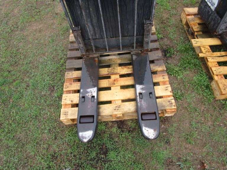 CROWN WP3000 SERIES ELEC PALLET JACK 4500LB