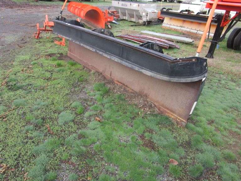 12' HYD SNOW PLOW BLACK