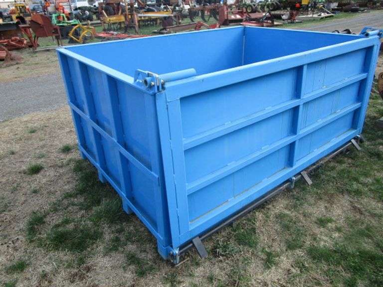 NEW 7.5X5' FORKLIFT MATERIAL DUMP BIN