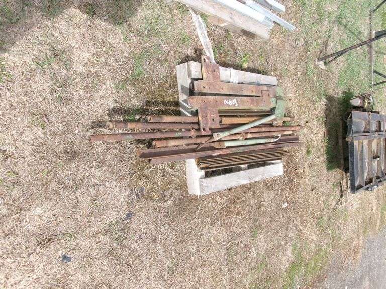 MISC PALLET ANGLE IRON/PIPE