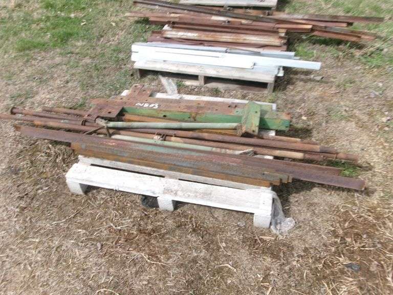 MISC PALLET ANGLE IRON/PIPE