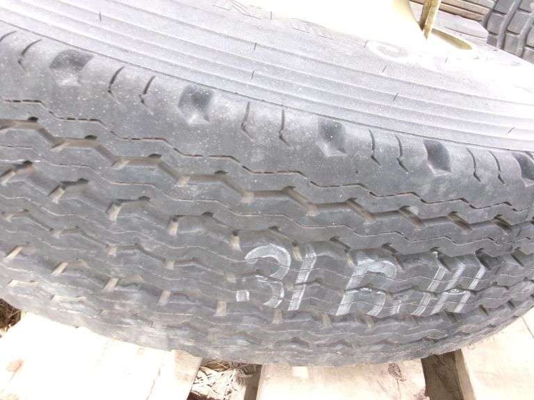 1-9RX22.5 TIRE & WHEELS 90%