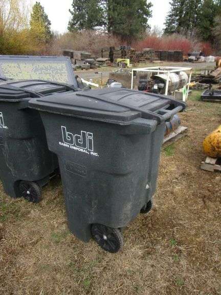 90 GAL TRASH CAN ON WHEELS & LIDS
